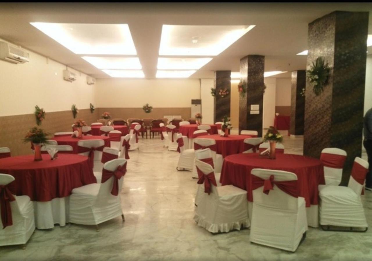 Hotel Loto - Sector 66 Νόιντα Εξωτερικό φωτογραφία