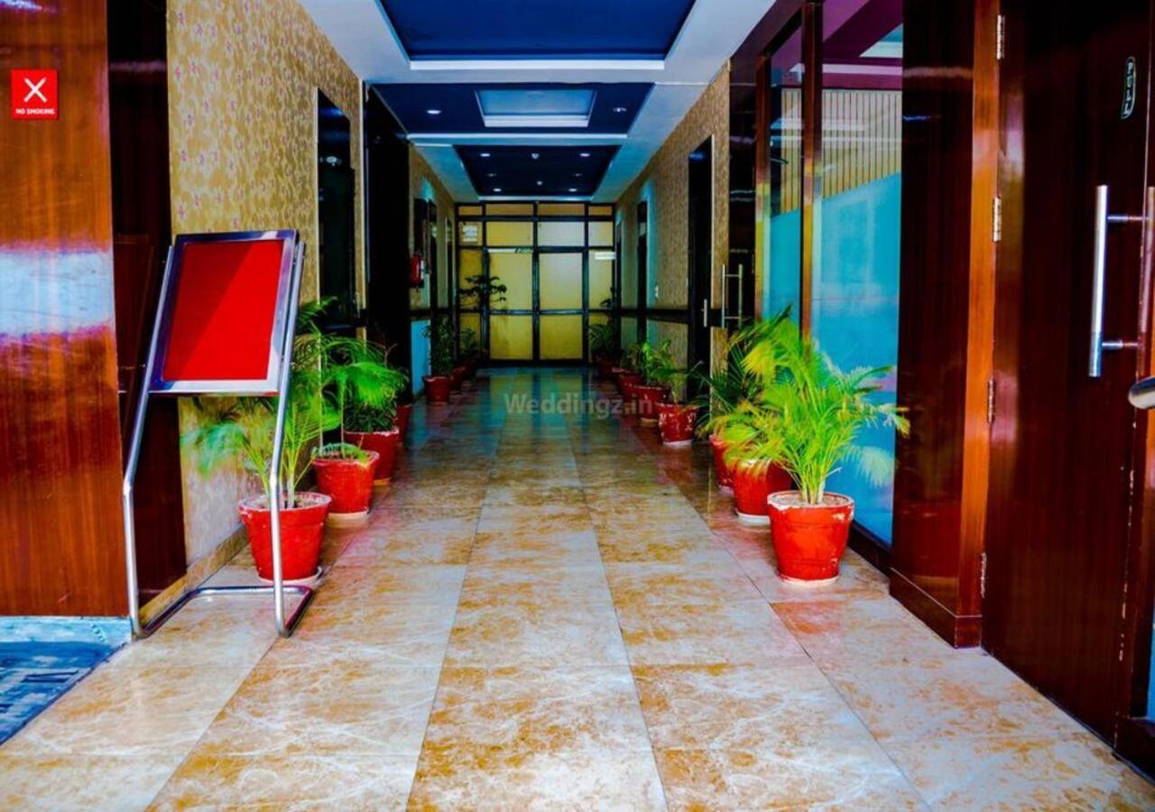 Hotel Loto - Sector 66 Νόιντα Εξωτερικό φωτογραφία